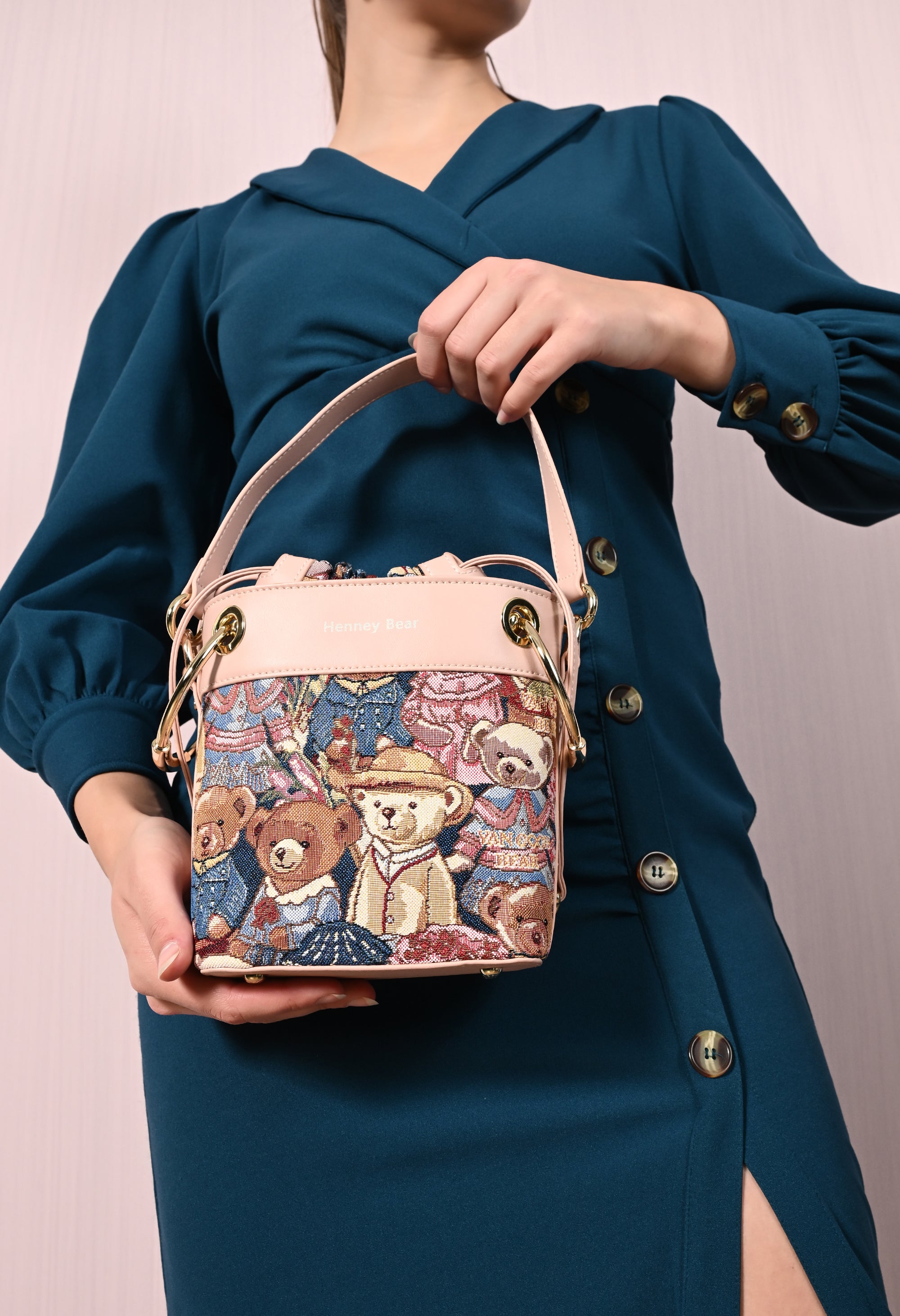 Vincent Bear Bucket Bag