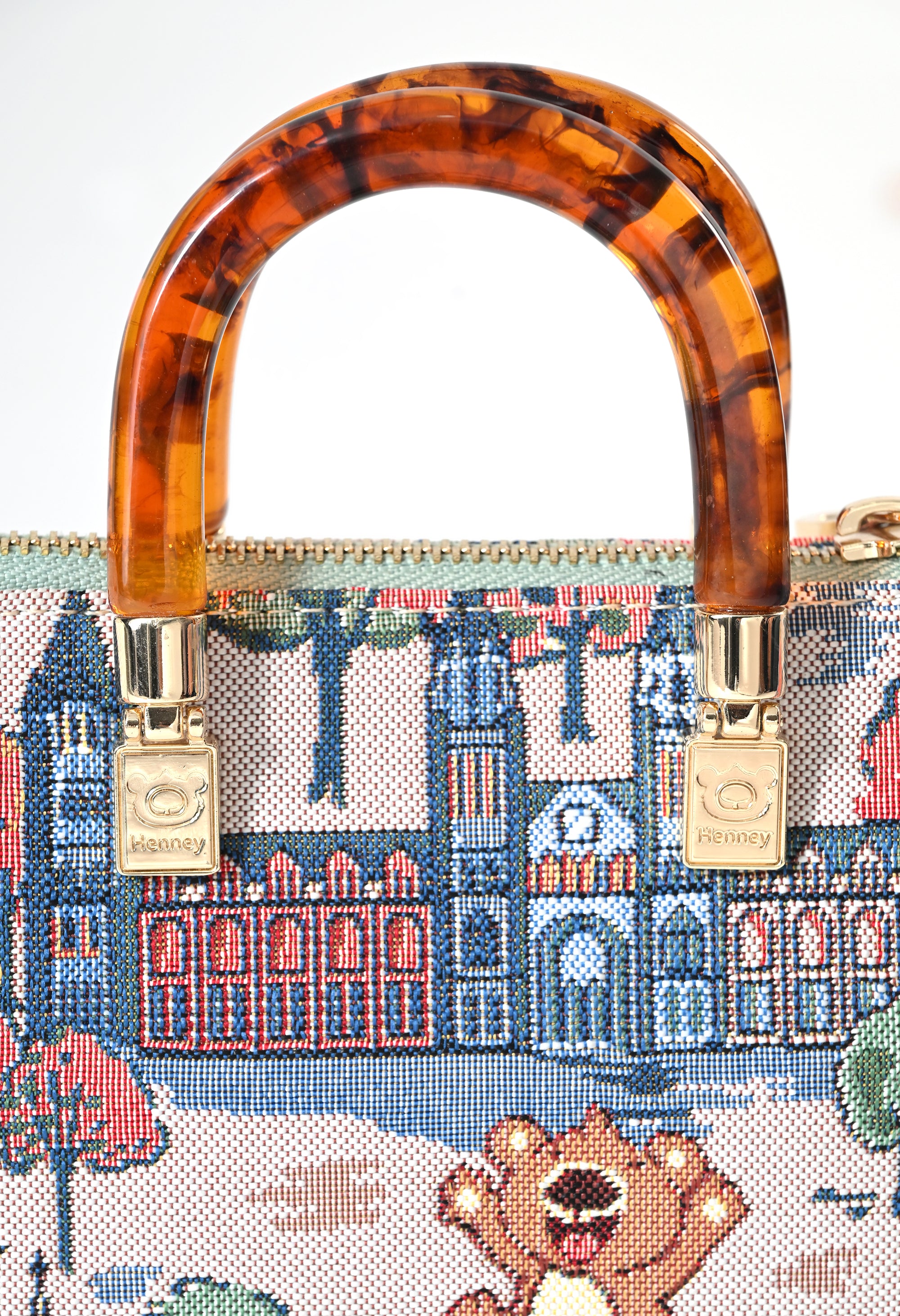 London Bridge Sling Bag