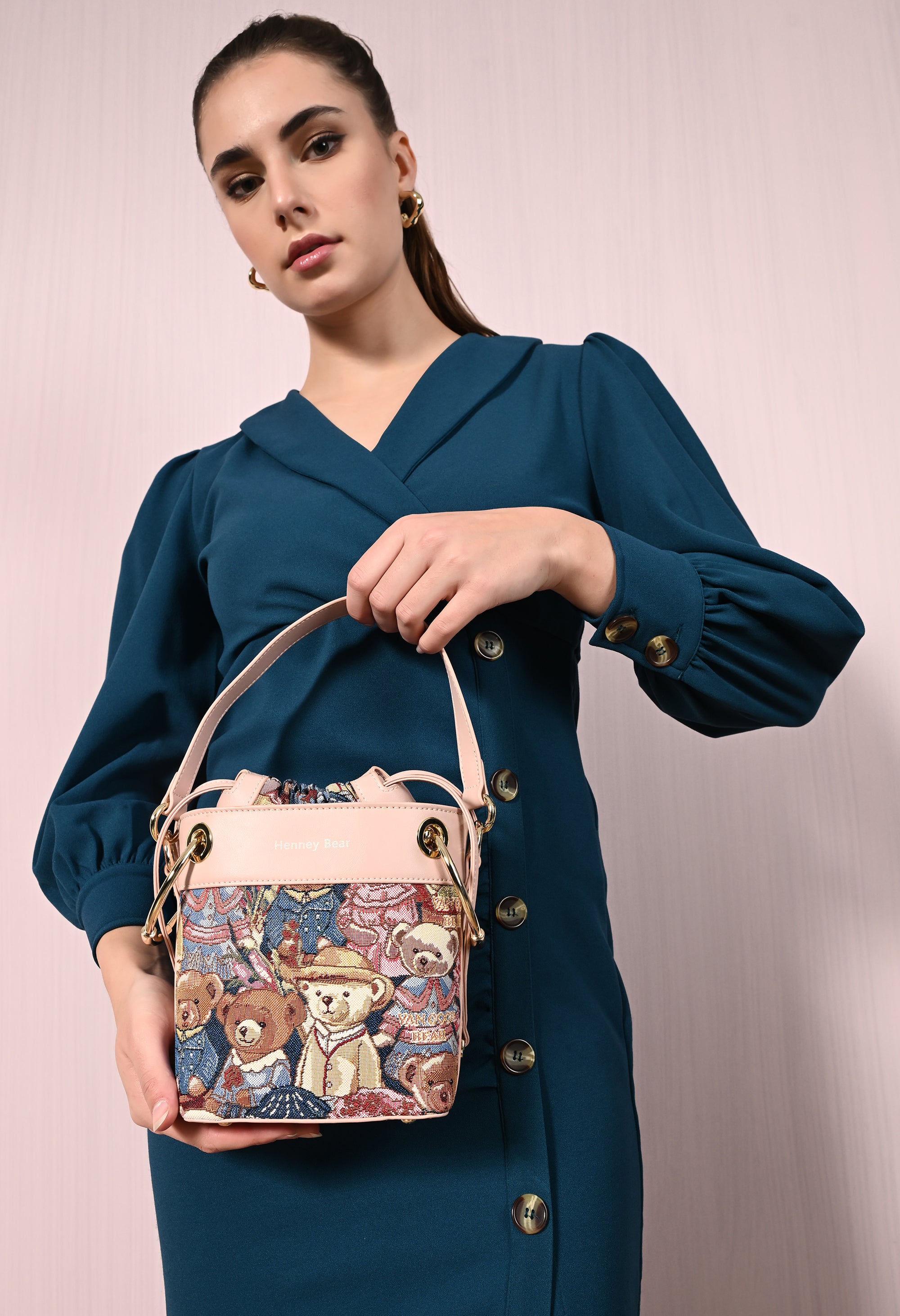Vincent Bear Bucket Bag