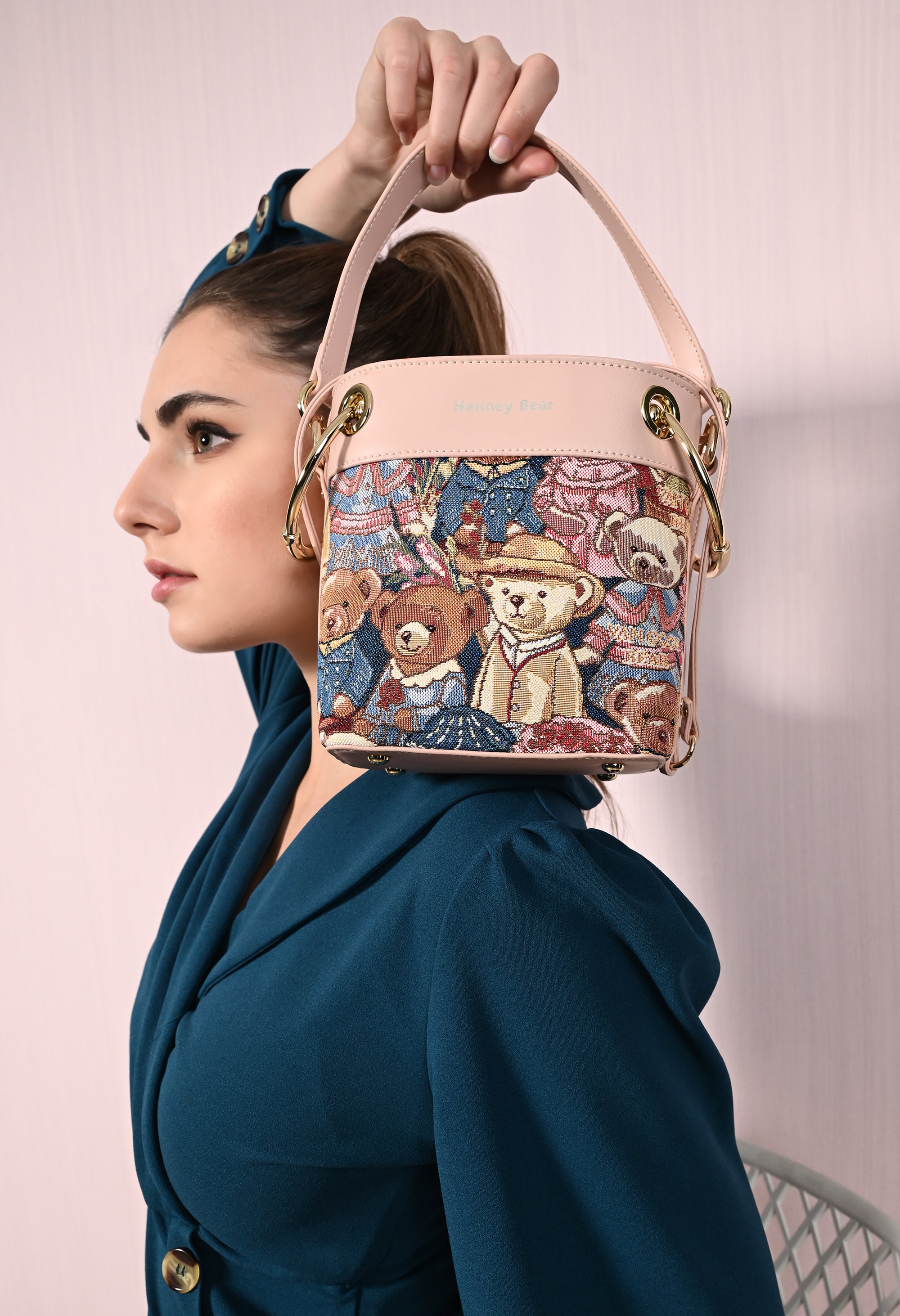 Vincent Bear Bucket Bag